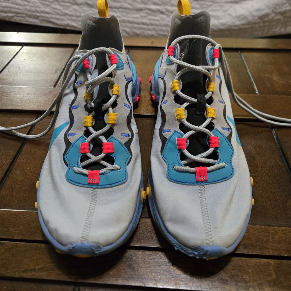 Gray and Blue Athletic Sneakers with Textured Sole